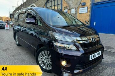 Toyota Vellfire SE Image