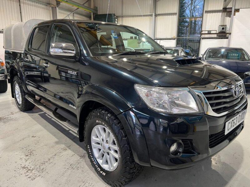2013 Toyota HI-LUX 3.0 D-4D Invincible Pickup Double Cab 4dr Diesel Manual 4WD E Image