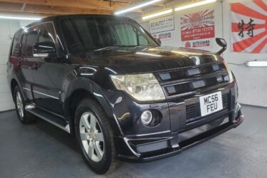 Mitsubishi pajero 3.8 v6 automatic sunroof 7 seater fresh japanese import 2006 Image