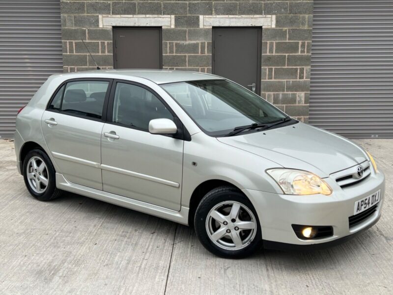 TOYOTA COROLLA AUTOMATIC 1.4 D-4D 2004/54 DIESEL AUTO 5DR 17 SERVICES FULL MOT Image