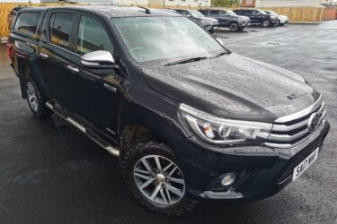 TOYOTA HILUX 2017 INVINCIBLE MANUAL BLACK 2.4 4X4 4WD - FULL SERVICE HISTORY! Image