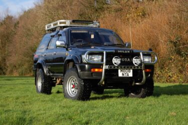 Toyota Hilux Surf 3.0 TD Image