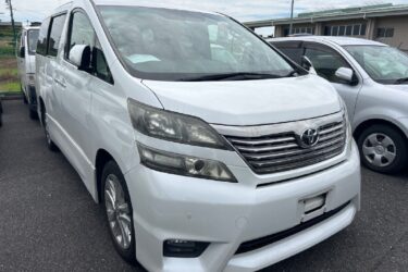Toyota Vellfire 4WD 2009 2.4 Petrol 60000 mls 7 and 8 seaters Grade 4.5B Image
