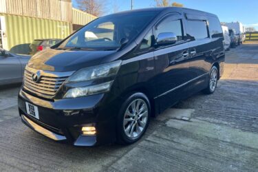 Toyota Vellfire Automatic 8 Seats 2011 Image