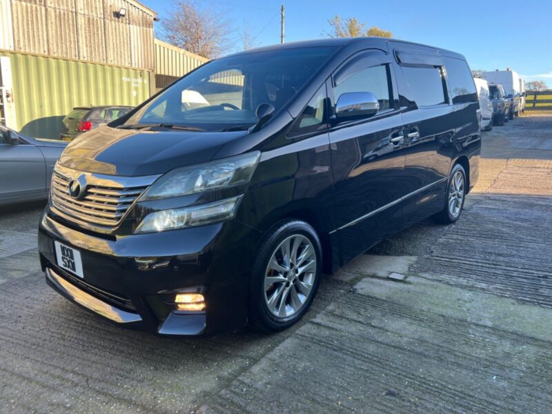 Toyota Vellfire Automatic 8 Seats 2011 Image