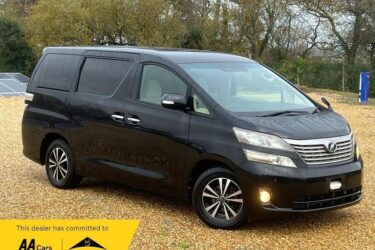 TOYOTA VELLFIRE/ESTIMA/ALPHARD AUTOMATIC 8 SEATER PETROL ULEZ COMPLIANT Image