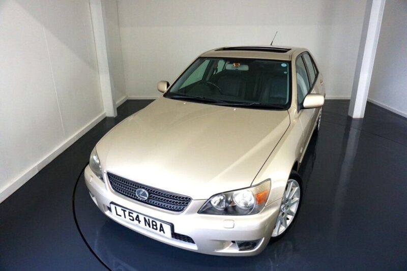 2004 Lexus IS 200 2.0 SE 4dr Auto SALOON PETROL Automatic Image