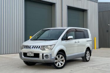 2010 Mitsubishi Delica D5 Chamonix 4x4 4WD 8 seats Jap import Automatic ULEZ Image
