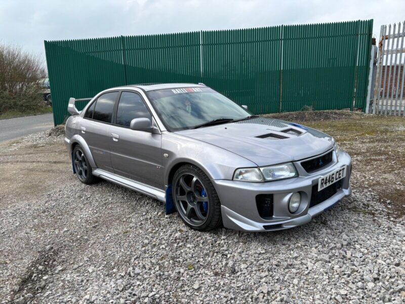 mitsubishi evo 5 Image