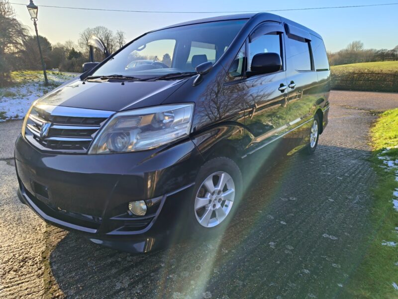 Toyota Alphard fresh import, 2.4 Auto petrol, electric tailgate, 5 available. Image