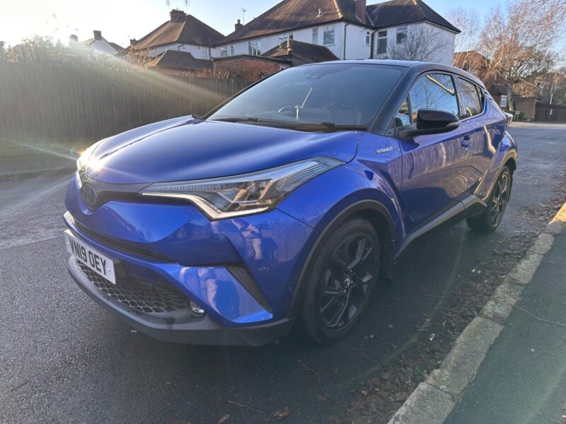 Toyota C-HR Dynamic HEV CVT Image