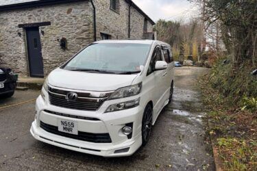 Toyota Vellfire 2.4 2014 Image