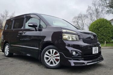 2010 Toyota Voxy X 2.0L PETROL AUTO 7 SEATS 5 DR Petrol Automatic Image