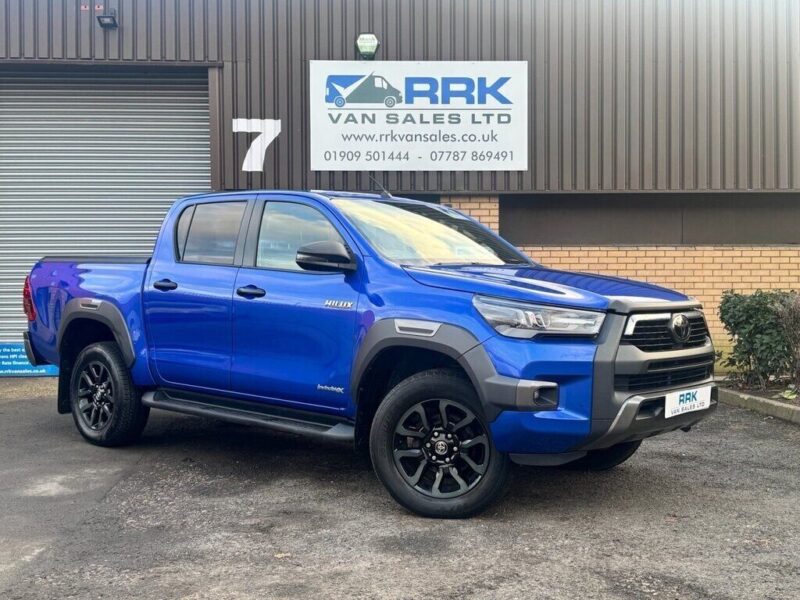 2021 Toyota Hilux 2.8 D-4D Invincible X Pickup Double Cab 4dr Diesel Auto 4WD Eu Image