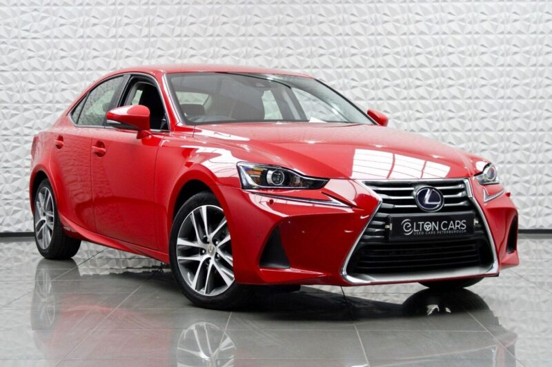 Lexus IS 2.5 300h Executive Edition E-CVT Euro 6 (s/s) 4dr Petrol/Electric Hybr Image