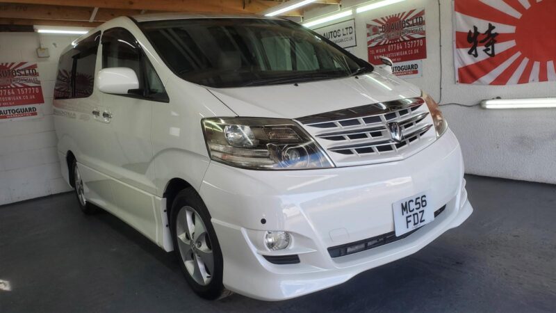 Toyota Alphard 2.4 white petrol automatic 8 seater fresh japanese import 2006 Image