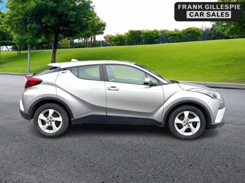 TOYOTA C-HR 1.2 VVT-i Icon CVT Euro 6 (s/s) 5dr 2018 Image