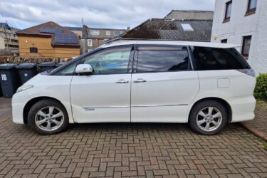 TOYOTA ESTIMA 2.4 Petrol/Hybrid 7 Seater Automatic Image