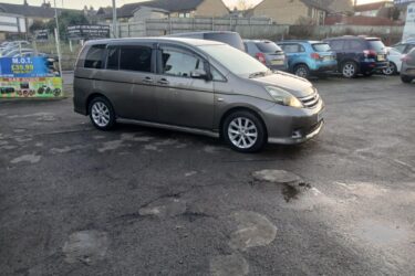 TOYOTA ISIS 7 SEATER AUTOMATIC MOBILITY CHAIR IMPORTED SUPERB CONDITION RARE VEH Image