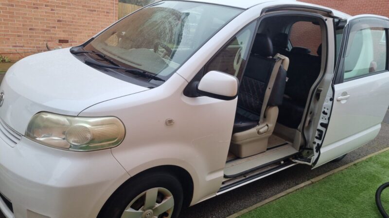 Toyota Porte 2011 Petrol Automatic car sliding door Image