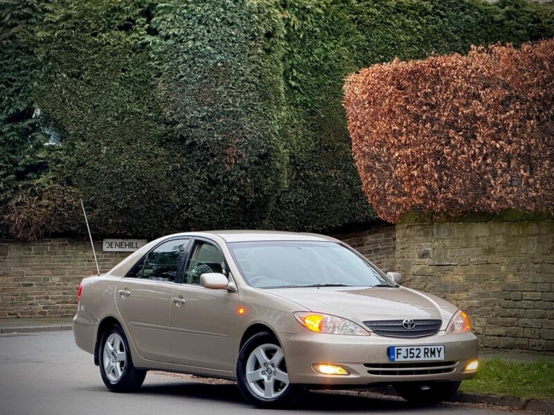 TOYOTA CAMRY 2.4 VVTi GLS AUTOMATIC 4DR + FULL 16 STAMP TOYOTA SHSTRY + 1FOWNR + Image
