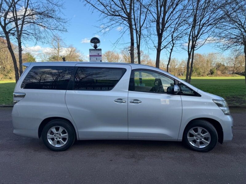 Toyota Vellfire 2.4 PETROL AUTOMATIC 8 SEATER Petrol Automatic Image